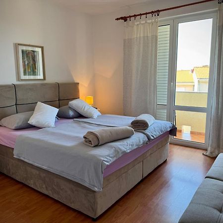 Apartments Maricic Banjol Exterior photo