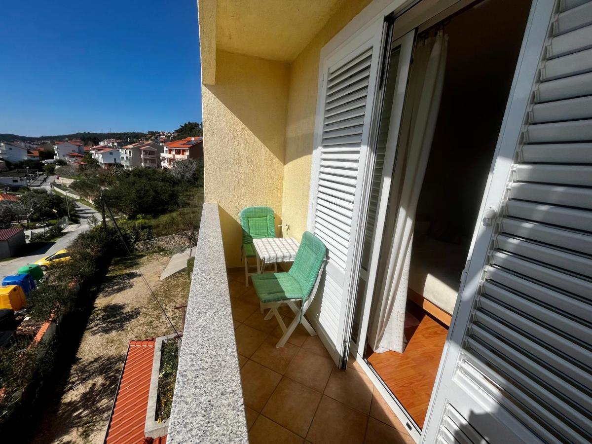 Apartments Maricic Banjol Exterior photo