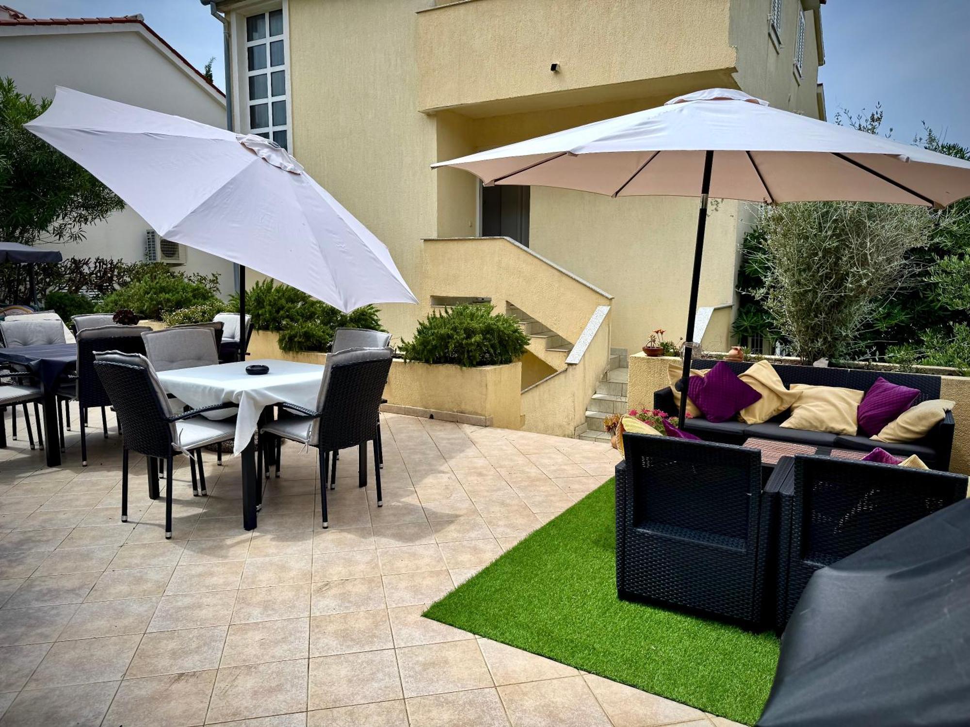 Apartments Maricic Banjol Exterior photo